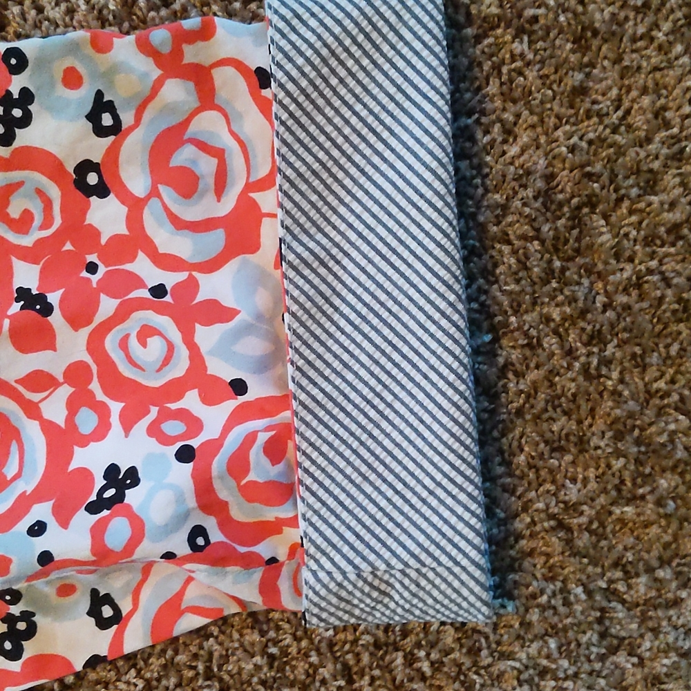 Pink patterned capris - Picture 3 of 4